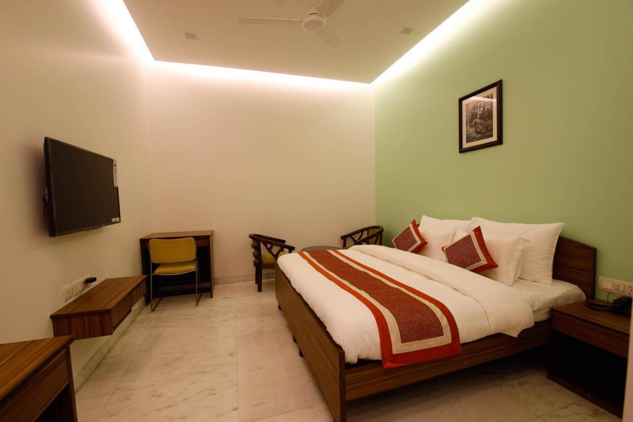 Bed and Breakfast Peepal Tree Residency Нью-Дели Экстерьер фото